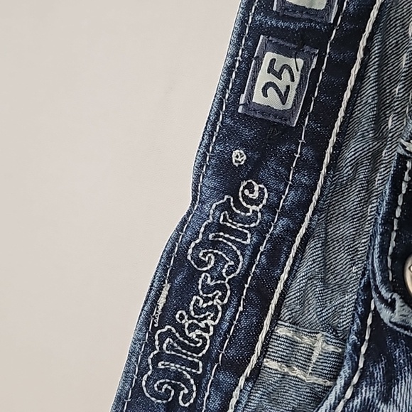Miss Me Jeans 25 31 inseam embellished rhinestone pockets - Picture 9 of 11